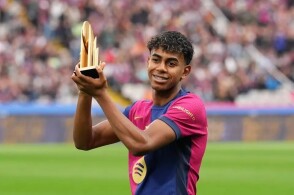 荷兰女国脚罗尔德公开谈论与女友恋情，两人曾因亲密照片受批评