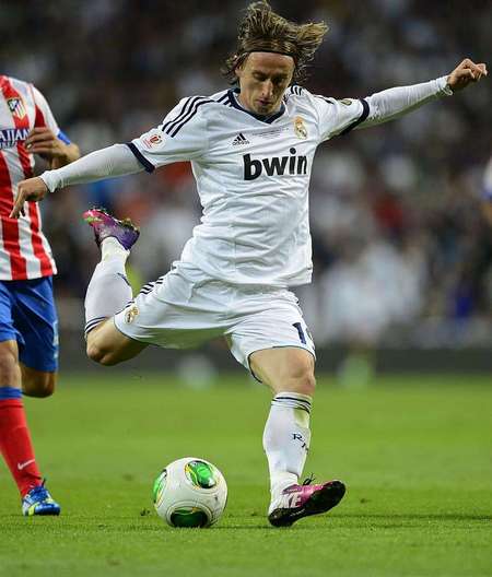 TyC记者：斯卡洛尼将带着大力神杯参加世界杯抽签仪式