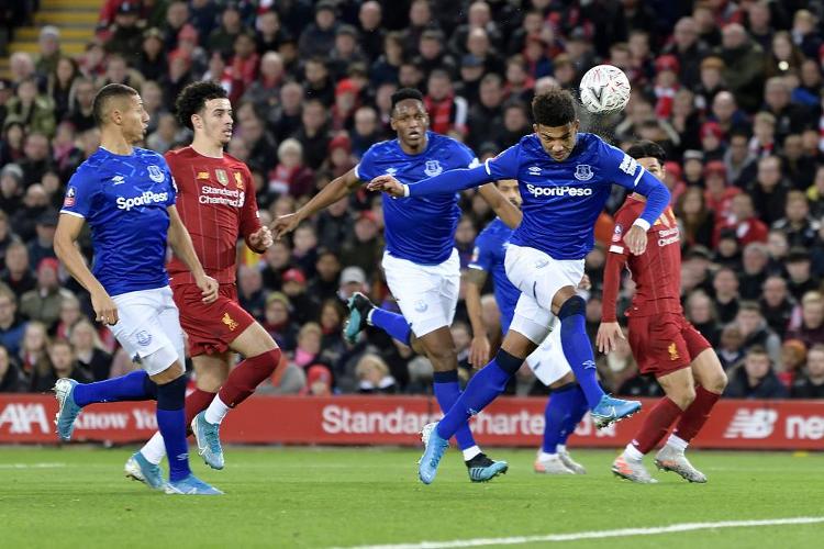 那不勒斯主场迎战尤文图斯，两队积分相近，那不勒斯伤兵满营，主场难胜尤文，可能战平。