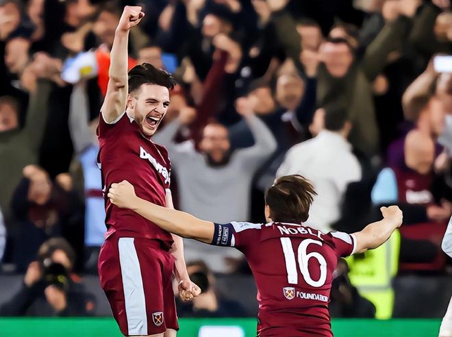 曼联欲引进加拉格尔或埃德松，争夺中场球员，冬季转会窗或成关键。